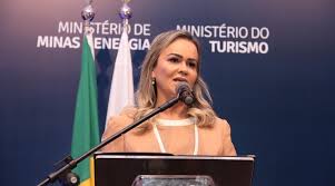 Ministra do Turismo deve renunciar e Lula indica substituto em semana crucial para o governo