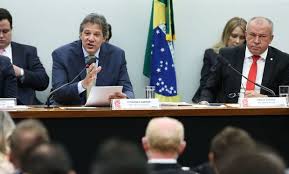 Estratégia política e desafios econômicos: Fernando Haddad busca fortalecer apoio no Congresso