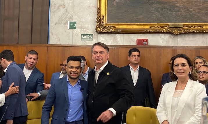 Bolsonaro faz ataques verbais a Lula e Haddad durante evento político