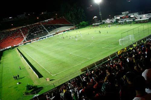 Furto no Estádio Manoel Barradas: Jogadores do Vitória são vítimas durante partida contra a Chapecoense