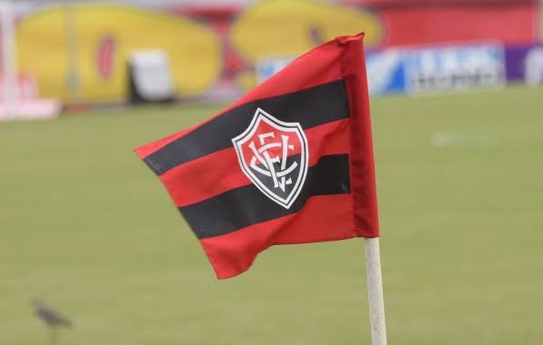 Vitória enfrenta Vila Nova em partida decisiva pela Série B nesta segunda-feira
