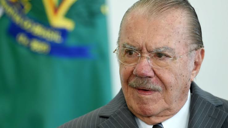 Ex-presidente José Sarney é hospitalizado após acidente doméstico