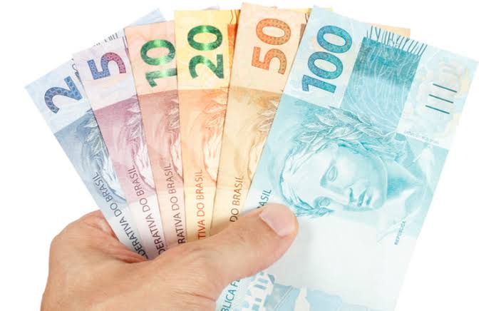 Desastre Econômico: Queda de 2% no PIB Brasileiro em Maio de 2023, Agronegócio e Varejo em Crise