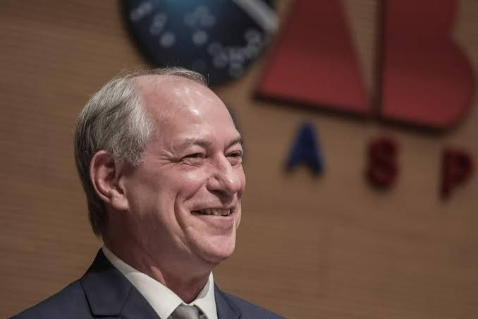 Ciro Gomes critica programa de descontos em carros populares do governo Lula