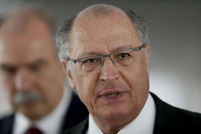 Geraldo Alckmin critica juros escandalosos e defende impulso à economia brasileira