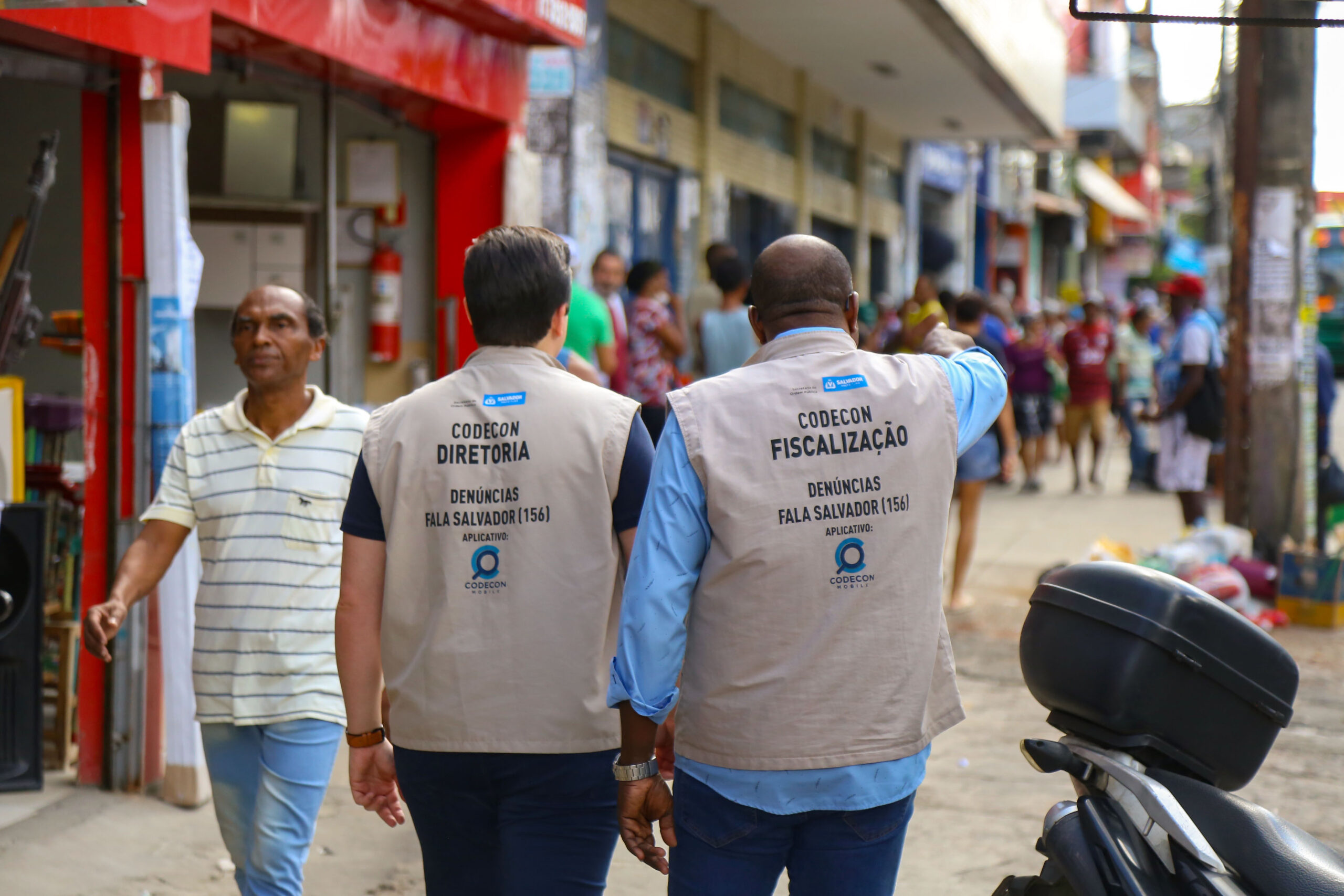 Operação Dia dos Pais da Codecon fiscaliza estabelecimentos comerciais em Salvador