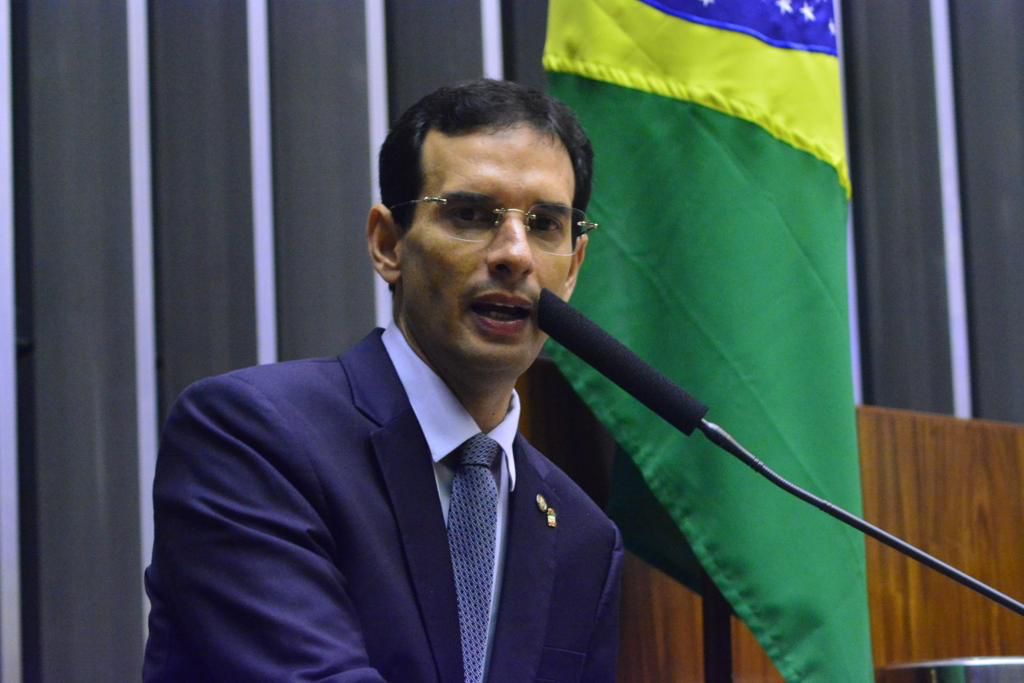 Leo Prates lidera esforços na Frente Parlamentar para Avançar na Saúde Mental do Brasil