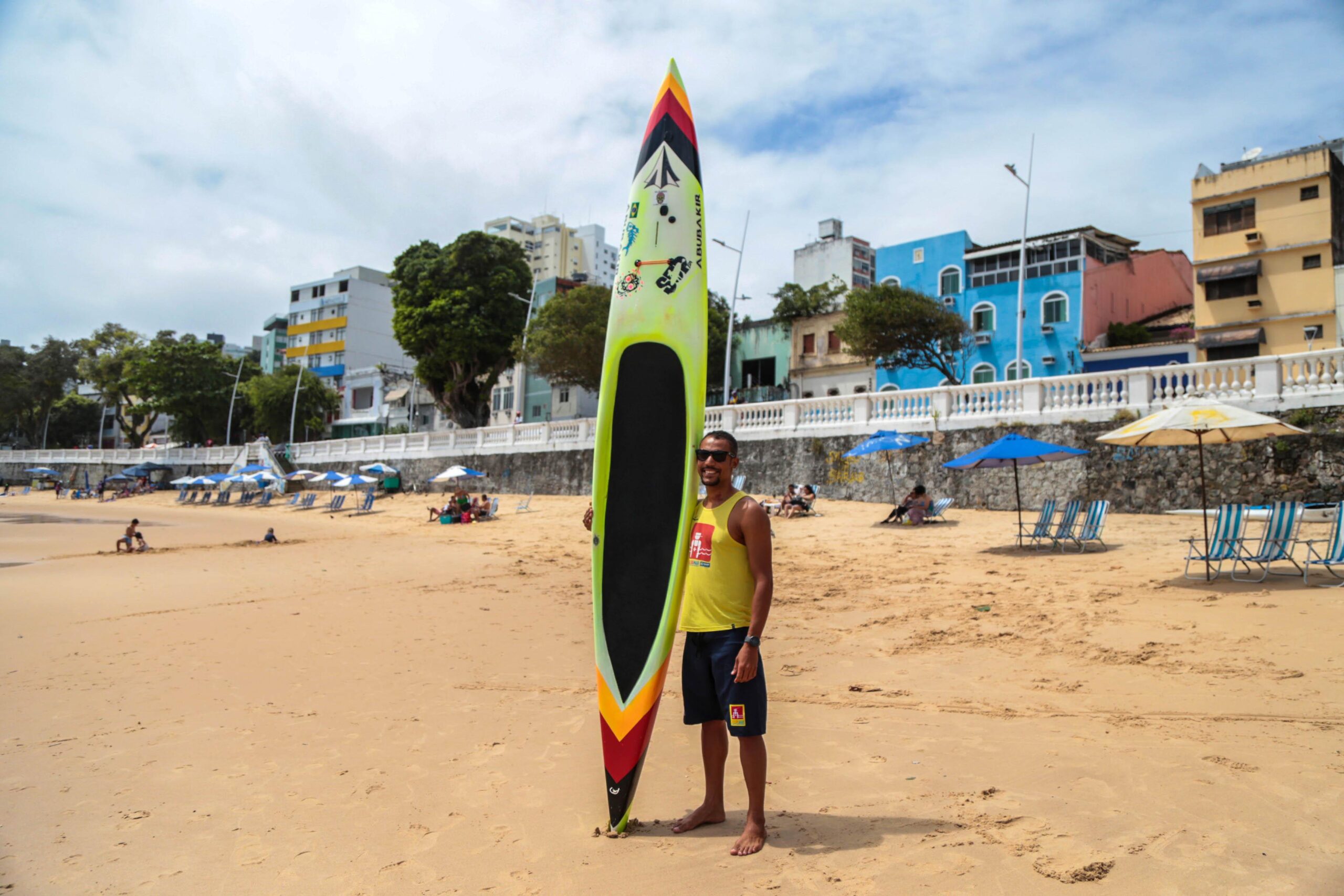 Agente de Salvamento Aquático de Salvador se Prepara para Competição Internacional de Paddleboard na França