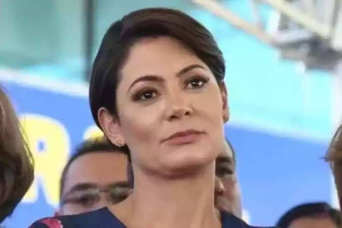 Ex-primeira-dama Michelle Bolsonaro Chamada para Depor Sobre Venda Ilegal de Joias Recebidas por Jair Bolsonaro