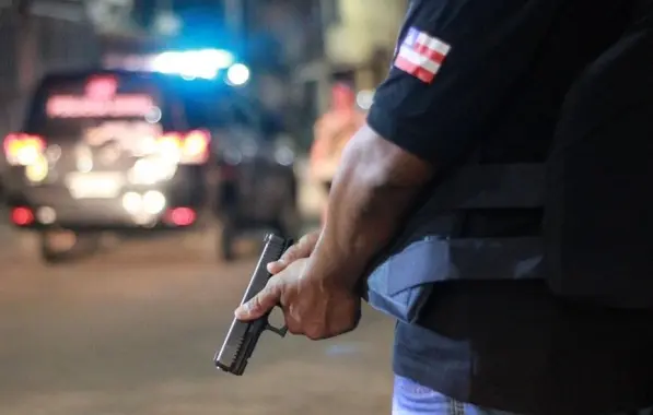 Troca de tiros na Paralela deixa dois suspeitos mortos
