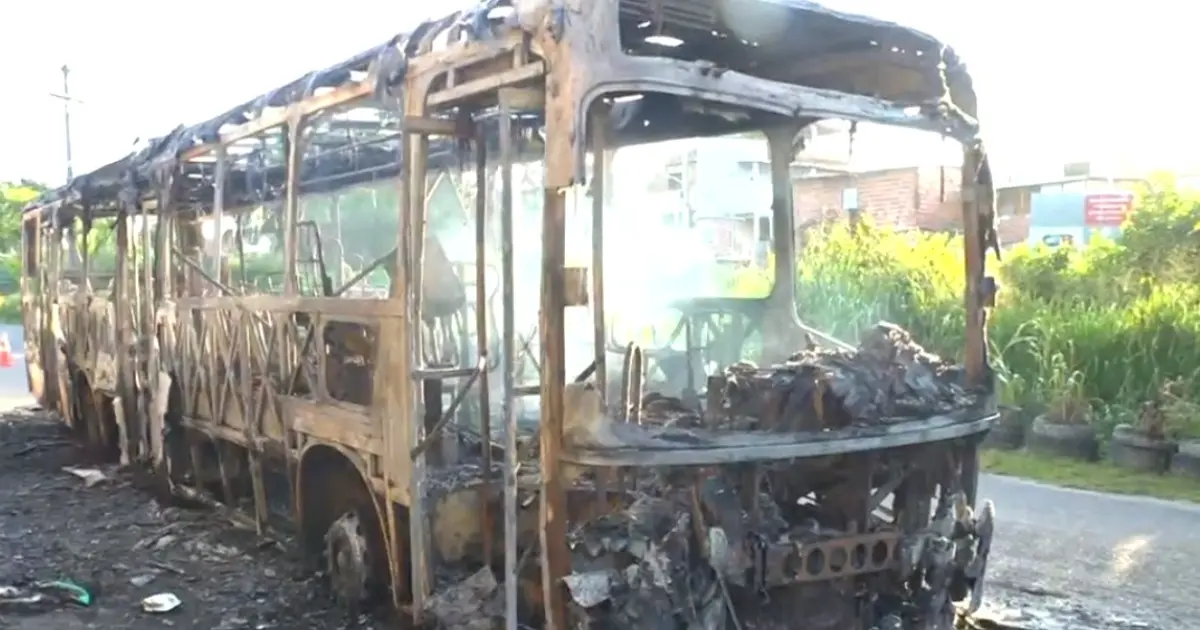 9º ônibus é incendiado em Salvador em 2023