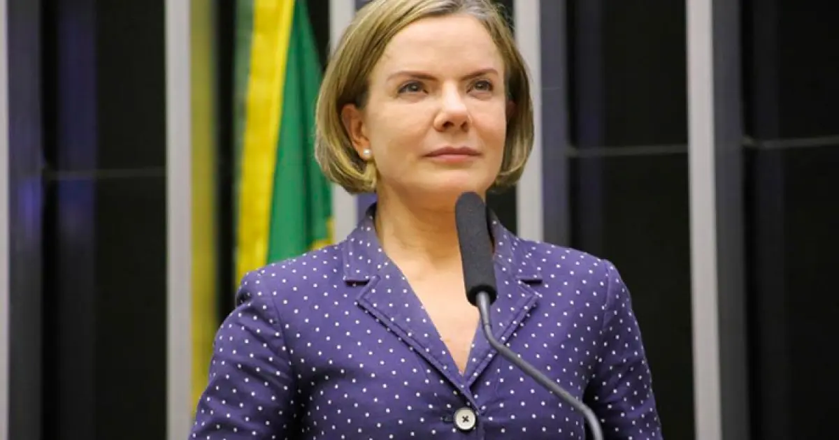 Gleisi Hoffmann internada para investigar obstrução coronária