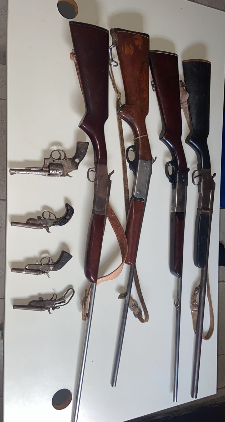 Polícia Militar da Bahia Apreende Oito Armas de Fogo em Operação em Serra Dourada