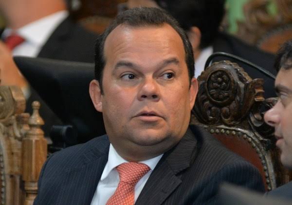 Vice-Governador da Bahia Aborda Enfrentamento às Facções Criminosas e Intervenção Federal