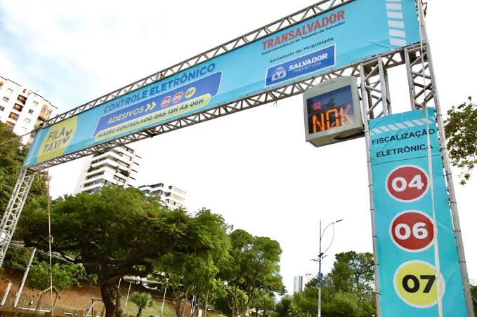 Apenas 6% dos moradores das zonas de restrição do Carnaval credenciaram veículos