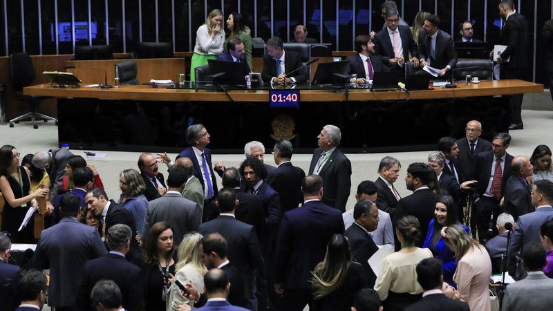 Câmara aprova minirreforma eleitoral que facilita a vida de candidatos