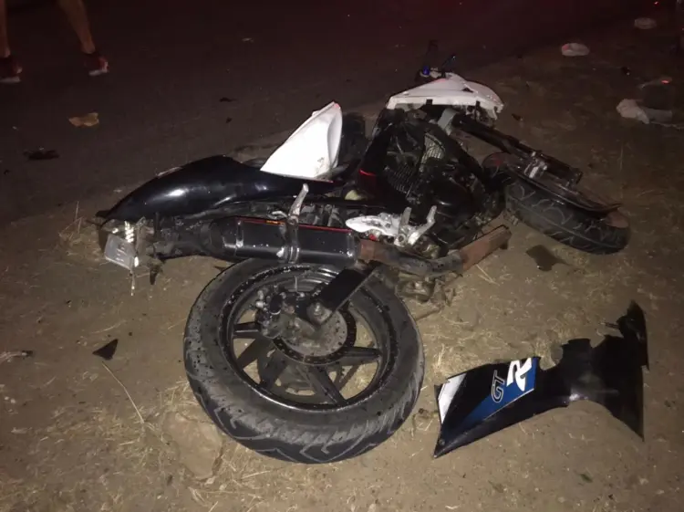 Mulher morre em acidente na BA-409 após tentar desviar de buraco