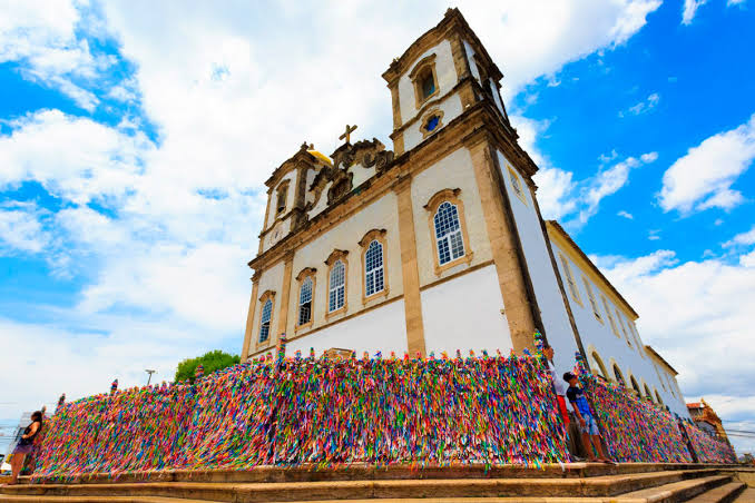 Mesa Diretora da Devoção do Senhor Bom Jesus do Bonfim Levanta Preocupações Financeiras e de Finalidade em Carta Aberta