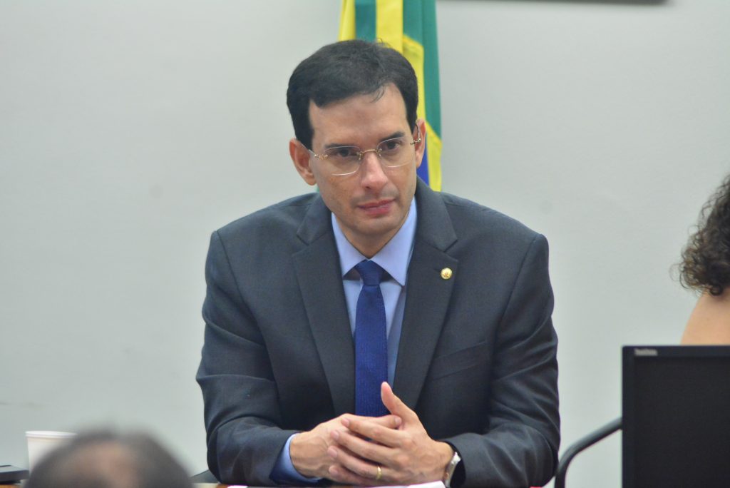 Leo Prates celebra aprovação de projeto que incentiva contribuições a fundos para pessoas com deficiência