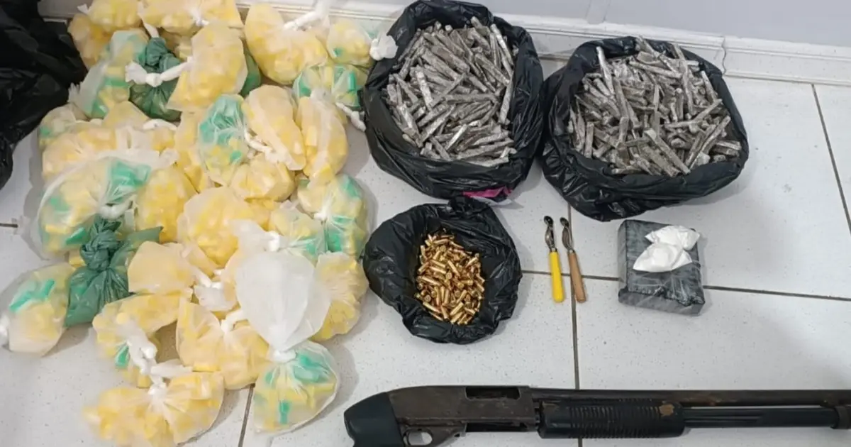 Mulheres são presas com arsenal e drogas em Itaparica
