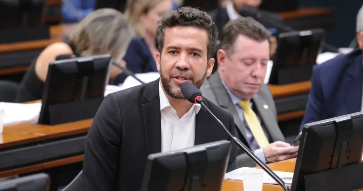 Janones pode ser cassado após áudios revelarem suposto esquema de rachadinha