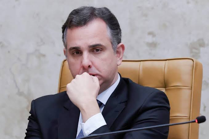 Rodrigo Pacheco Eleva o Tom Contra o STF: Propõe Mandato para Ministros e Aumento de Idade”