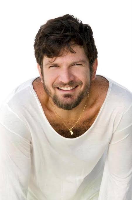 Saulo Fernandes Ilumina o Carnaval com Show Inédito Beneficente em Favor do Hospital Martagão Gesteira”