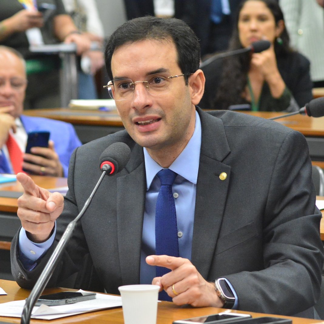 Leo Prates celebra avanço na regulamentação da profissão de técnico e tecnólogo em radiologia