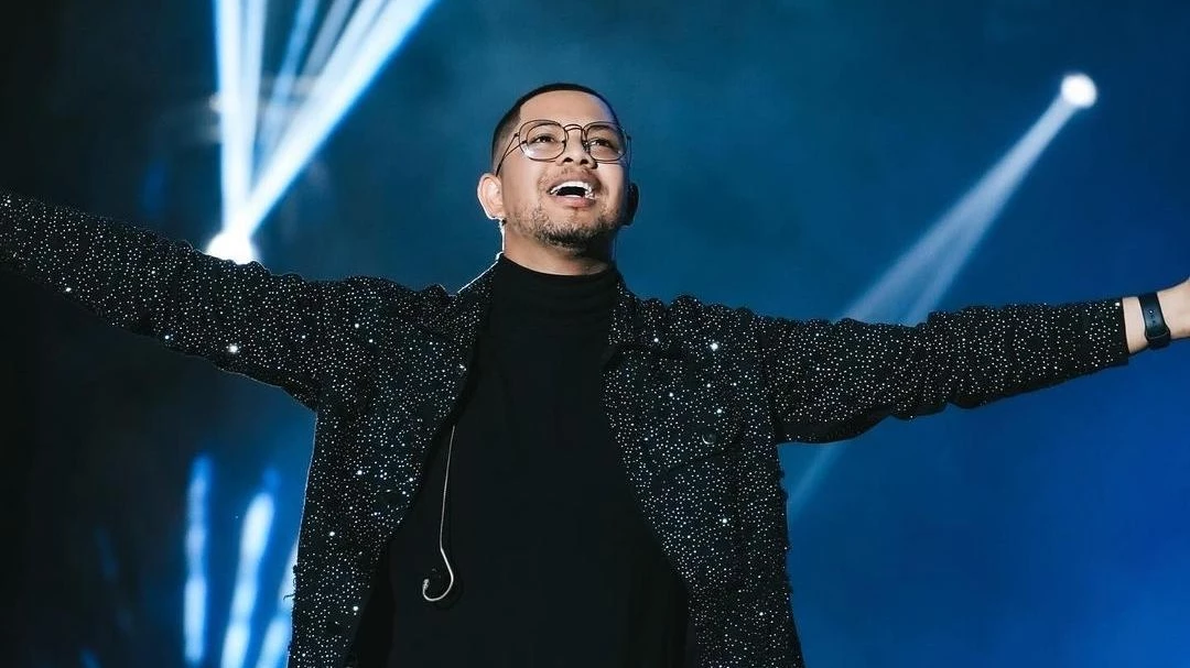 Cantor Pedro Henrique, de 30 anos, morre após passar mal no palco