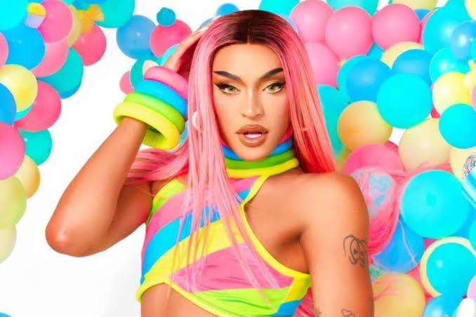 Pabllo Vittar Substituirá Rema no Festival Virada Salvador devido a Problemas de Saúde