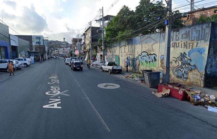 Corpo de homem esquartejado é encontrado em lixeira em Salvador
