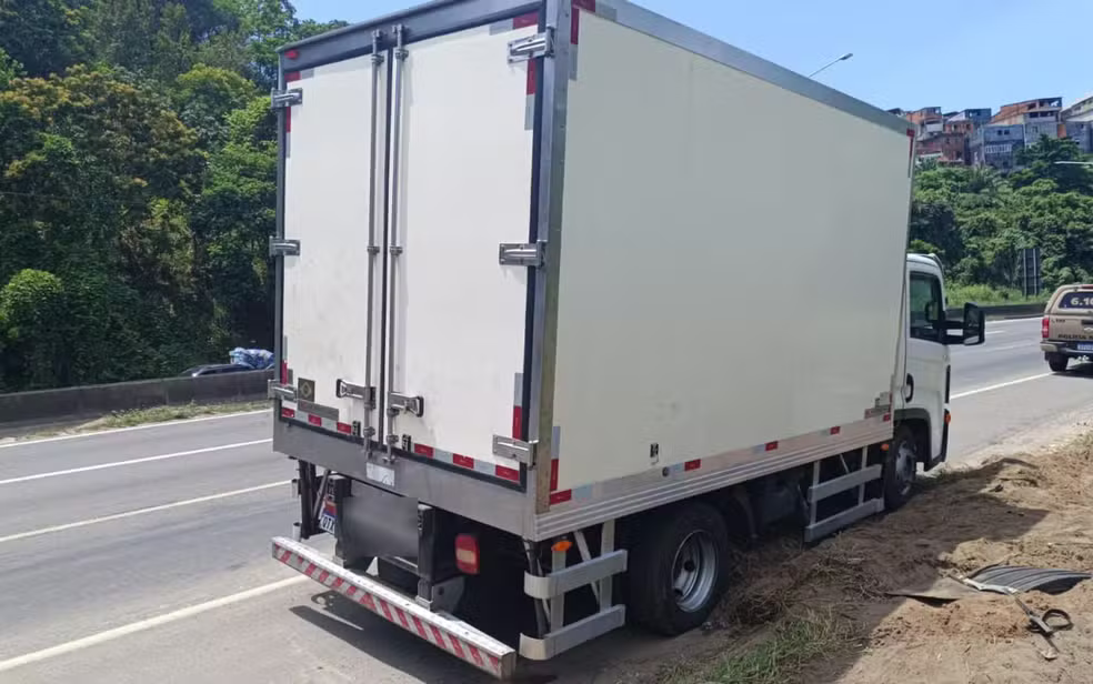 PM frustra sequestro e recupera caminhão com 5 toneladas de carne na BA