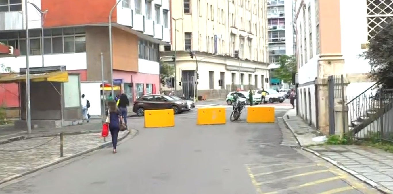 Prédio no Comércio é interditado pela Defesa Civil por risco de desabamento