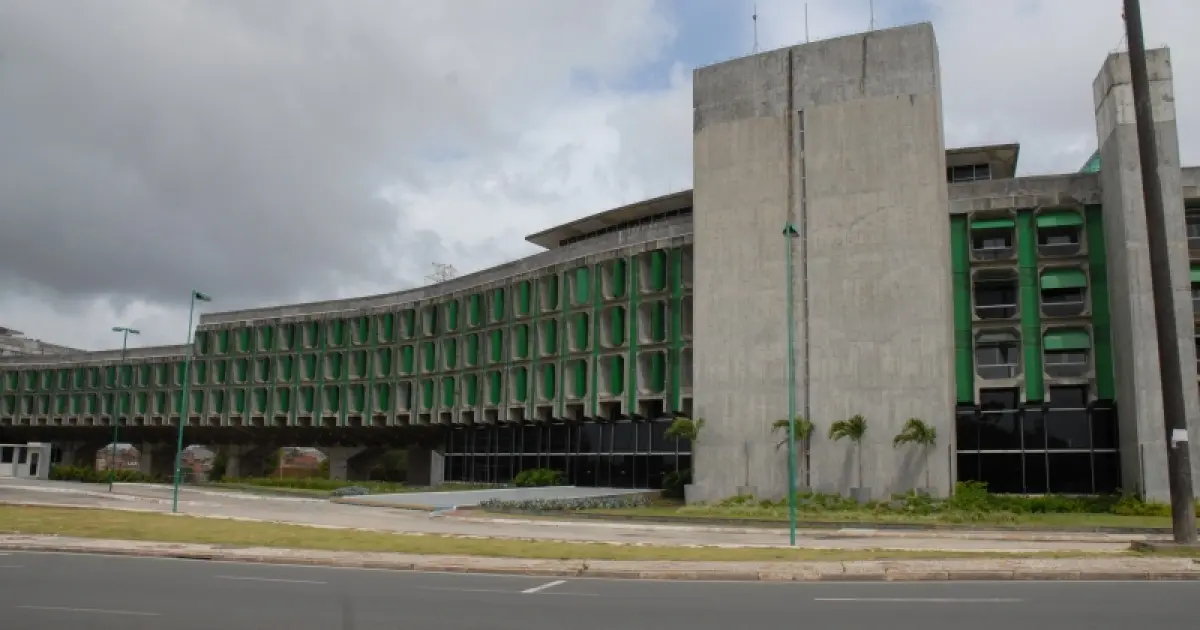 SEC abre 30 vagas para técnicos de níveis médio e superior
