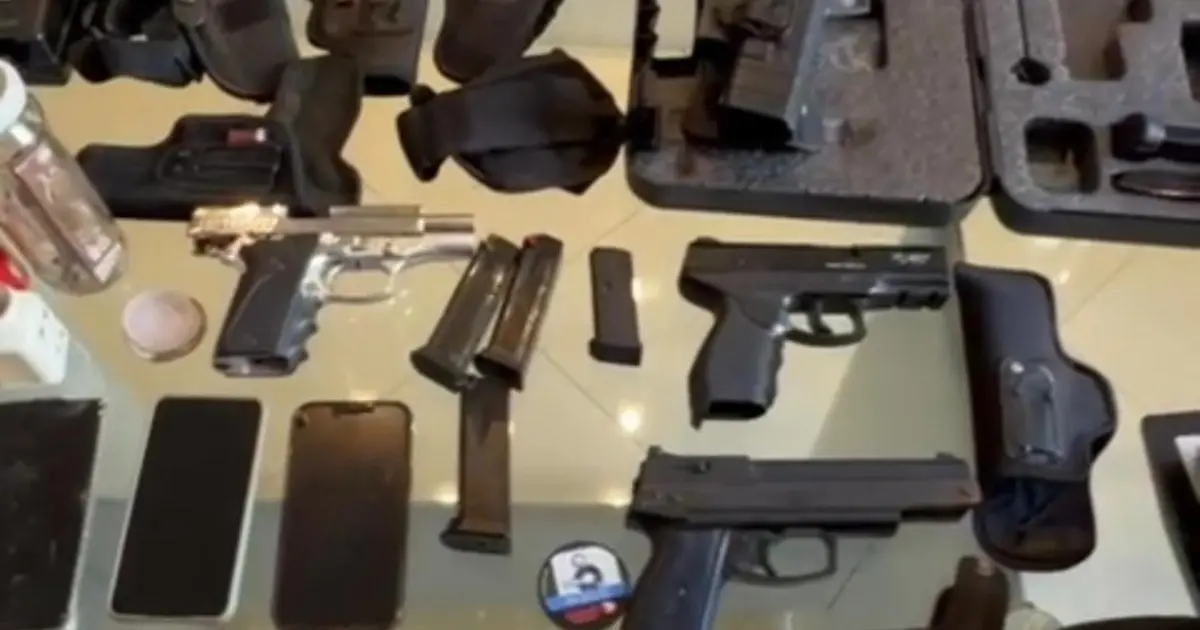 Homem é preso com arsenal de armas e drogas em Itabuna