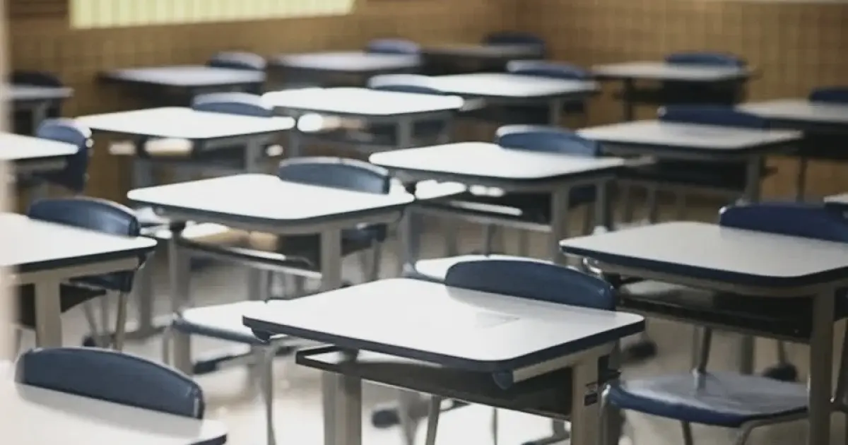Bolsa permanência para alunos do ensino médio é sancionada, mas especialistas apontam desafios