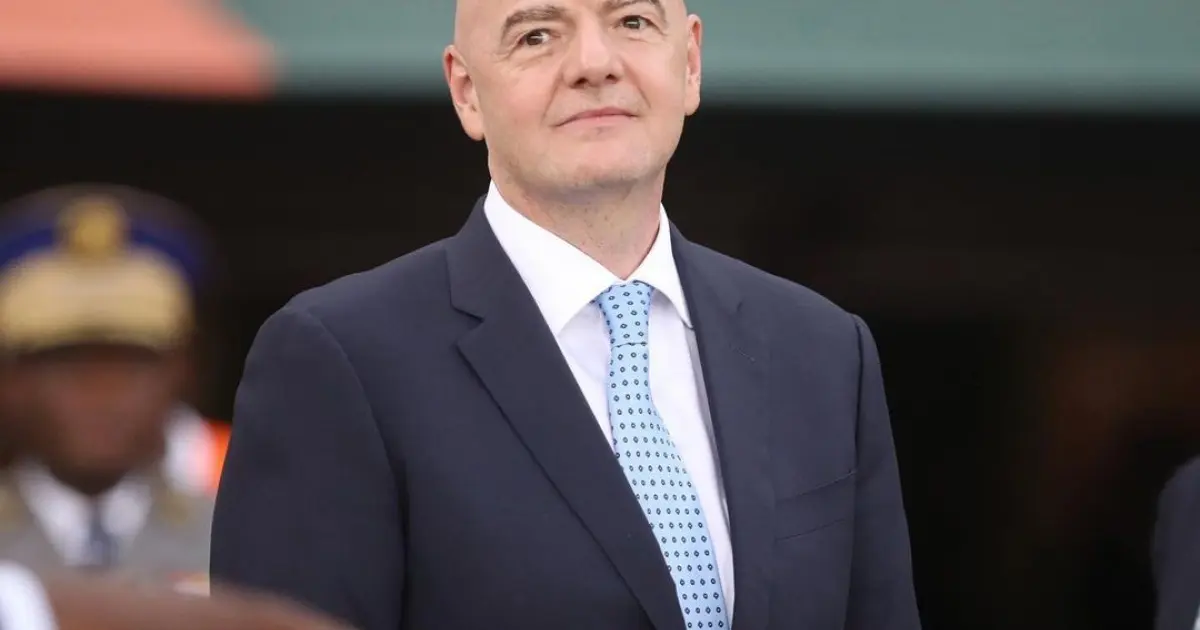 Racismo no futebol: Infantino defende derrota automática para times infratores