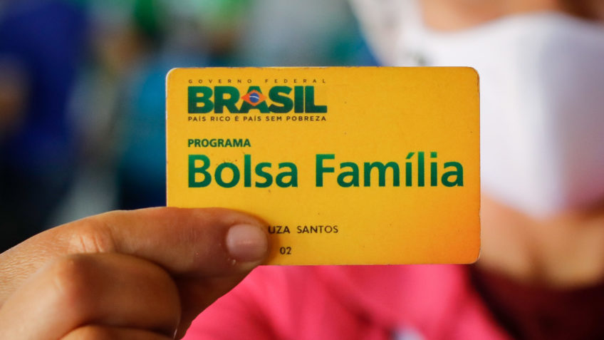 Bahia tem mais de 1 milhão de famílias do Bolsa Família com benefícios bloqueados