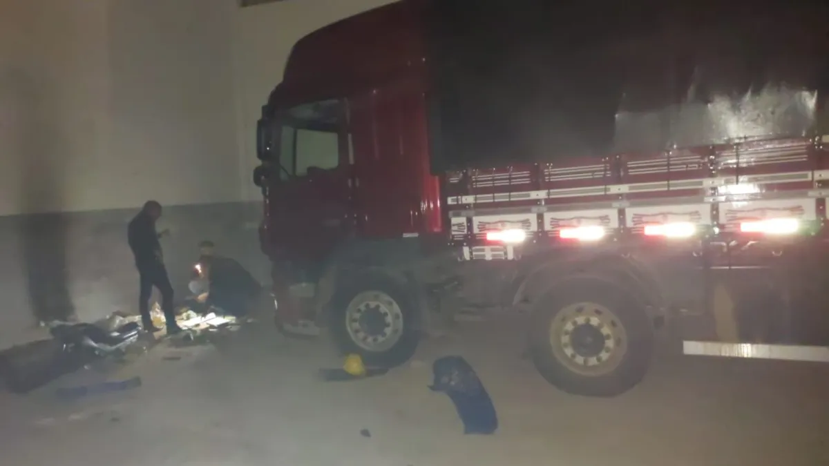 Carga de milho some após assalto a caminhão em Vitória da Conquista