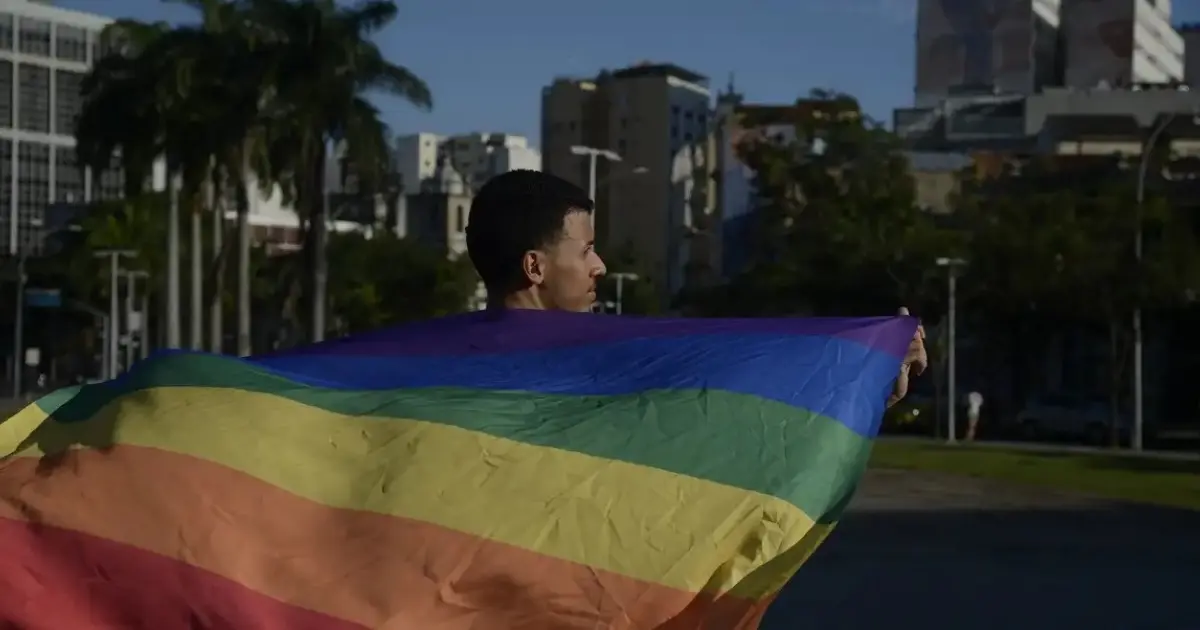 Apoio ao casamento homoafetivo cresce no Brasil, indica pesquisa PoderData