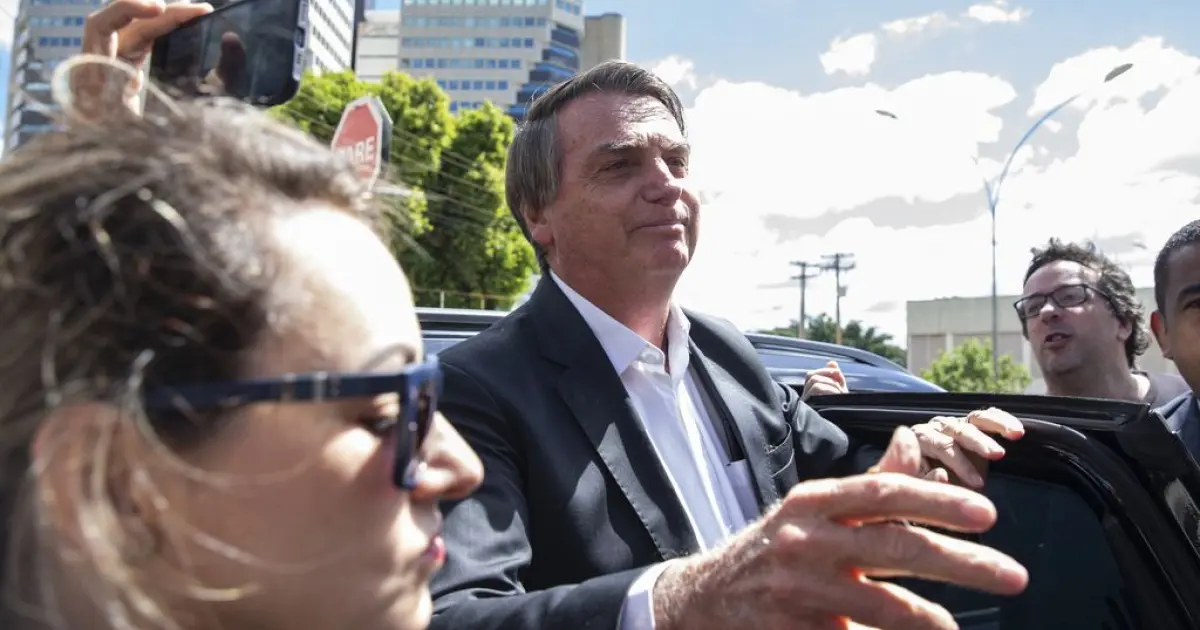 Bolsonaro depõe à PF sobre caso da baleia jubarte nesta terça-feira (27)