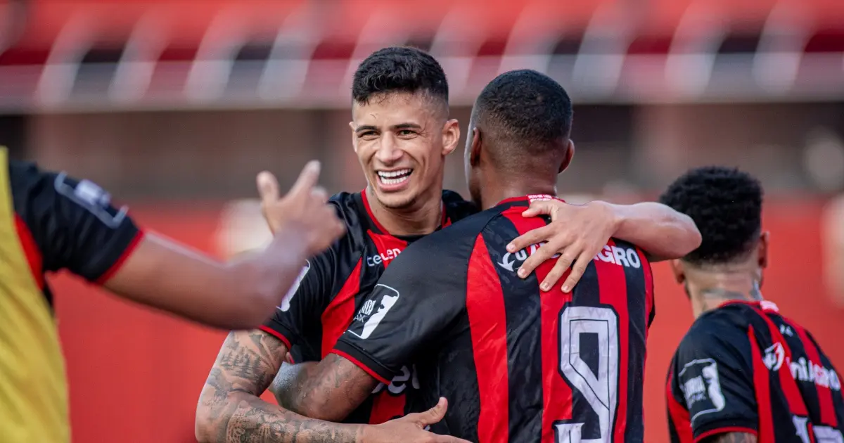 Altos x Vitória: Confira possíveis formações, horário e canais de transmissão