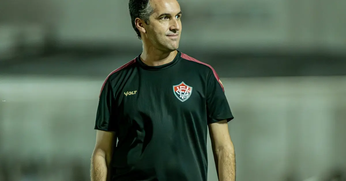 Vitória perde para a Juazeirense na Copa do Nordeste; Léo Condé lamenta