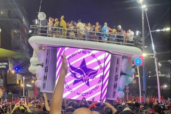 Superlotação em trios elétricos: Codesal notifica 8 no Carnaval de Salvador