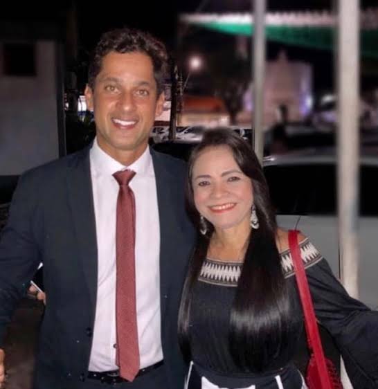 O poder oculto revelado: O homem por trás das cortinas na política de Lauro de Freitas!