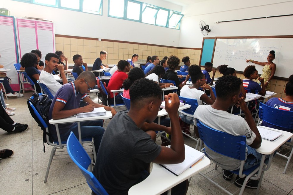 Projeto Sucesso Escolar: Garantindo Educação e Oportunidades na Bahia