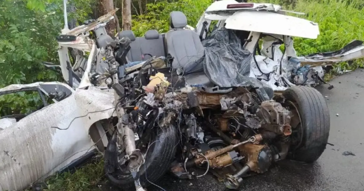 Acidente na BR-242: caminhonete e caminhão se chocam e três pessoas morrem