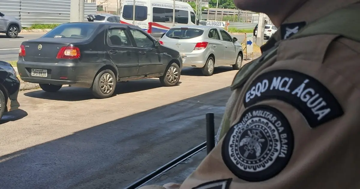 Polícia Militar prende homem com moto roubada após perseguição no Lobato