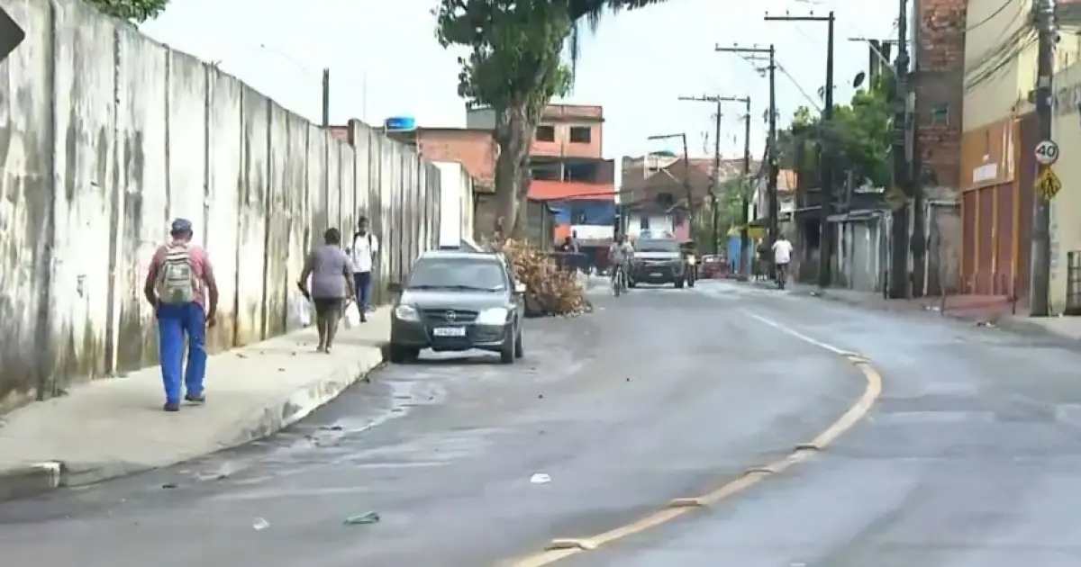 Tiroteio em Valéria: Operação policial interrompe circulação de ônibus.