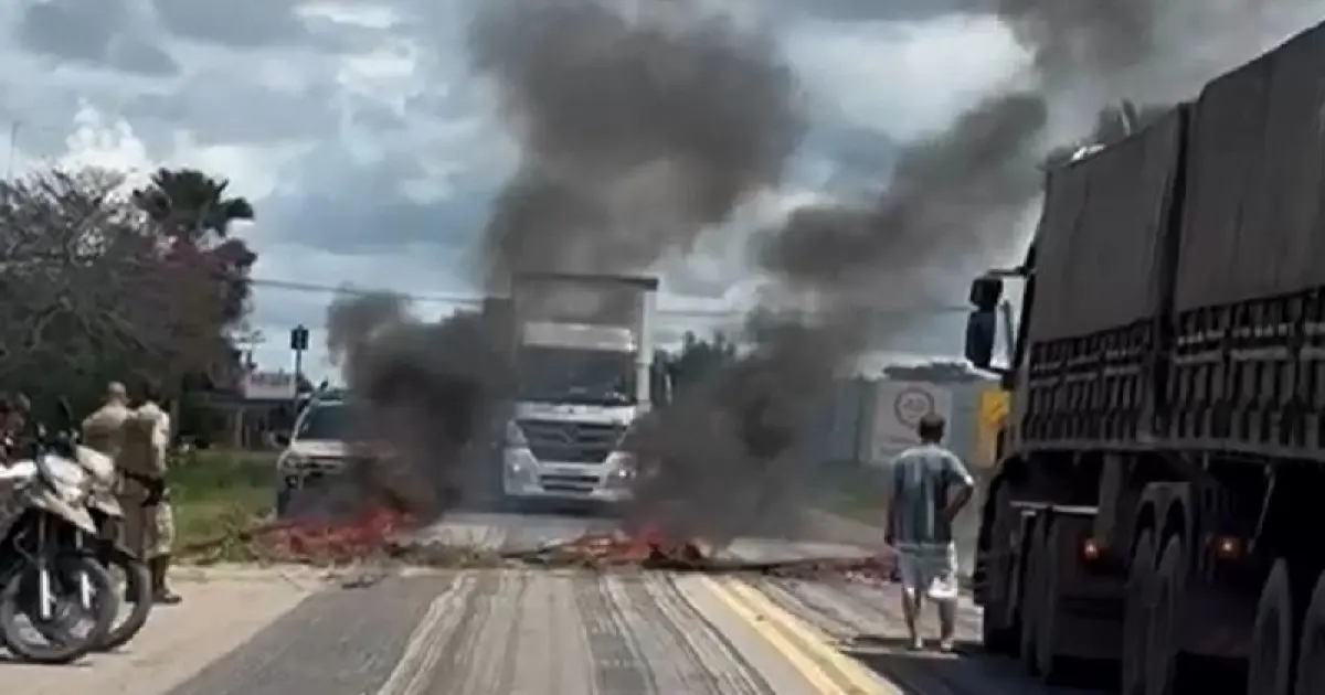 Operação policial em Cruz das Almas resulta em mortes e protesto